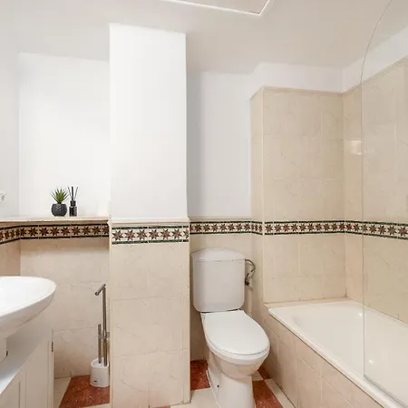 Right On The - 4br Seaview Apartment *