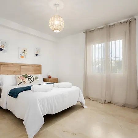Apartment Right On The - 4br Seaview
