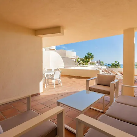 Right On The - 4br Seaview Apartment *