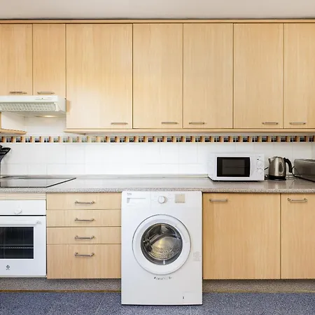 Apartment Right On The - 4br Seaview *