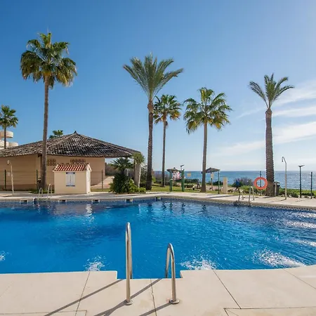 Right On The - 4br Seaview Apartment