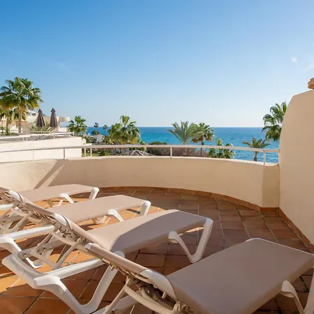 Right On The - 4br Seaview Apartment Estepona